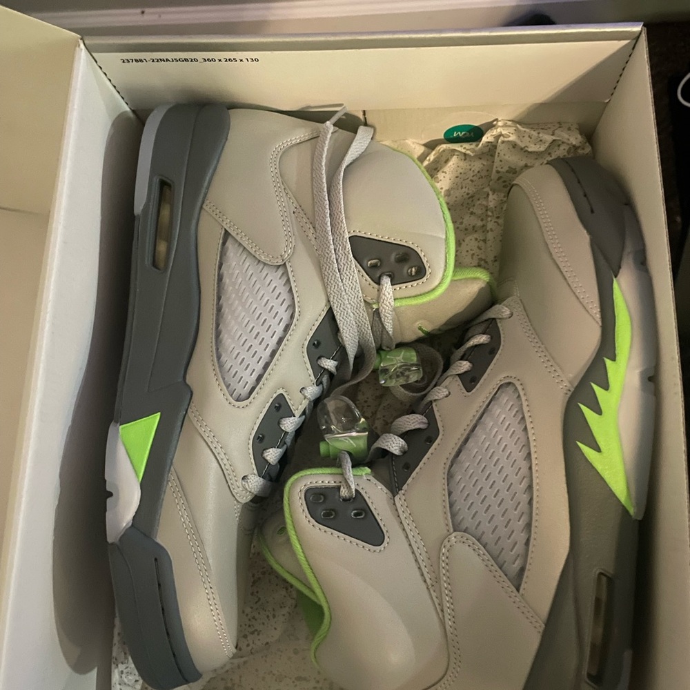 AIR JORDAN 5
RETRO In great condition!!!